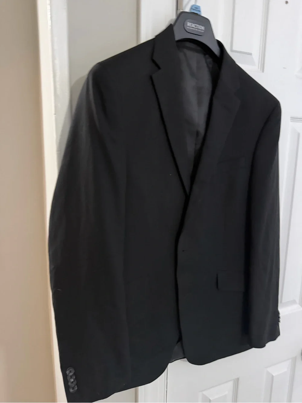 Kenneth Cole Reaction Men’s Black Two-Button Blazer